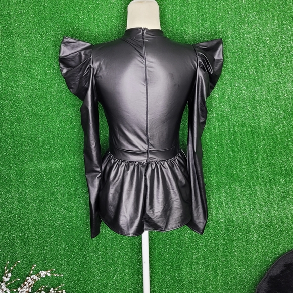NWT Ruffle Hem Back Zipper Puff Sleeve Top Black - Picture 2 of 4